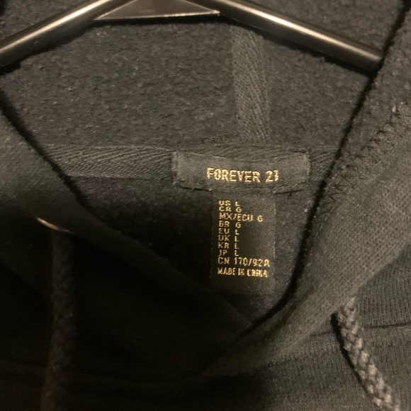 Forever 21 Crop Sweater - Picture 3 of 4